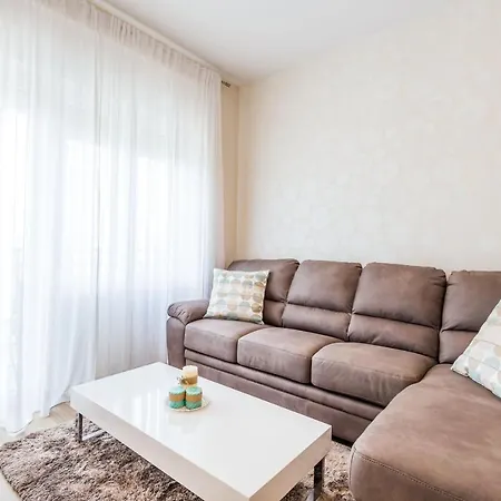 & Milcetic D Gostinjska kuća